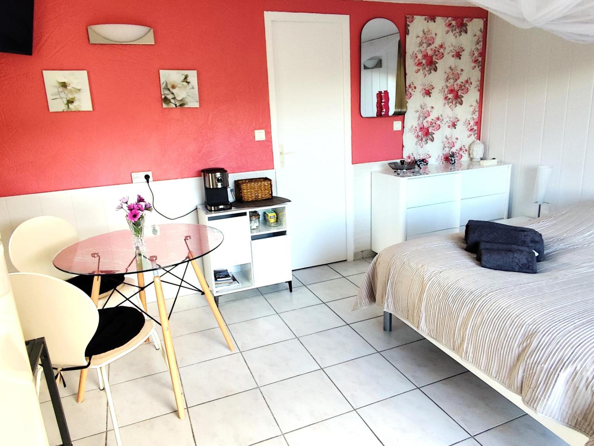 Studio Le Romantique A 20 Kms De Nice Bendejun Luaran gambar